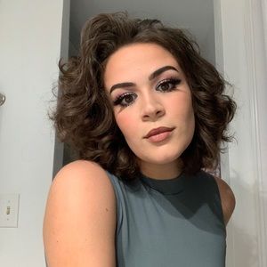 Meet your Posher, Angela